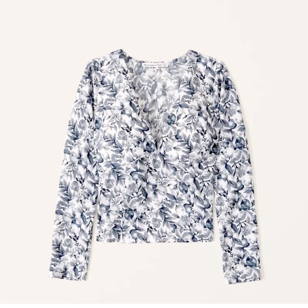Abercrombie & Fitch Fitted Ruched Blouse White and Blue